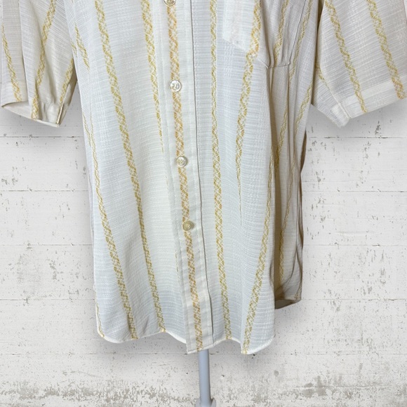 Vintage 1960s Dagger Collar Short Sleeve Mod Patterned Button Down Shirt Size L - Picture 4 of 6